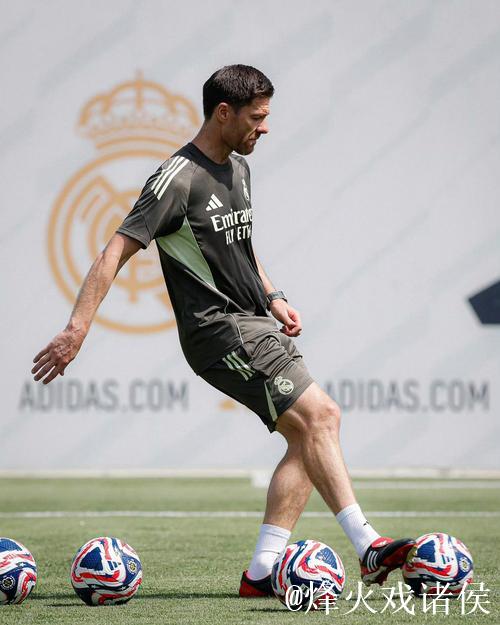 哈曼:皇马的问题不在于阿隆索,主教练的权威已被削弱 哈曼:皇马的问题不在于阿隆索,主教练的权威已被削弱