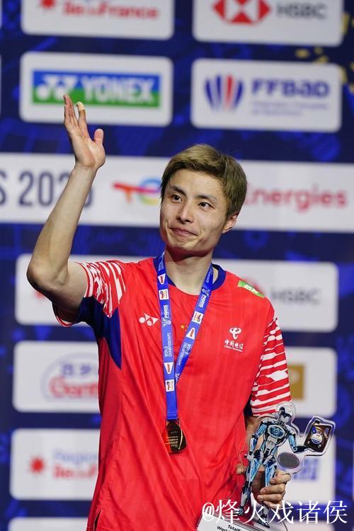 石宇奇逆转夺世锦赛首冠 国羽男单十年后再登顶 石宇奇逆转夺世锦赛首冠 国羽男单十年后再登顶