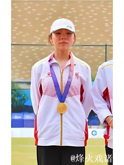 河南选手梁田田勇夺十五运会女子10000米金牌 河南选手梁田田勇夺十五运会女子10000米金牌